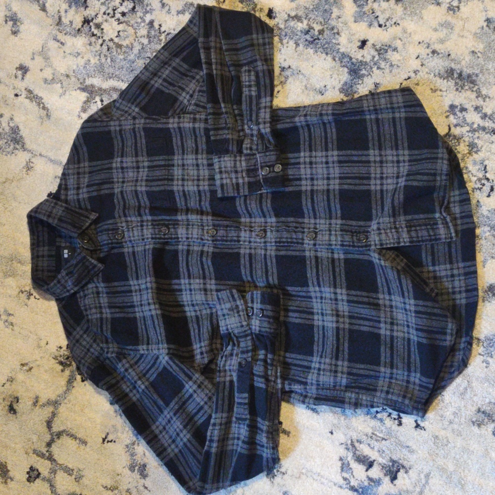 Uniqlo Flannel in black grey size small